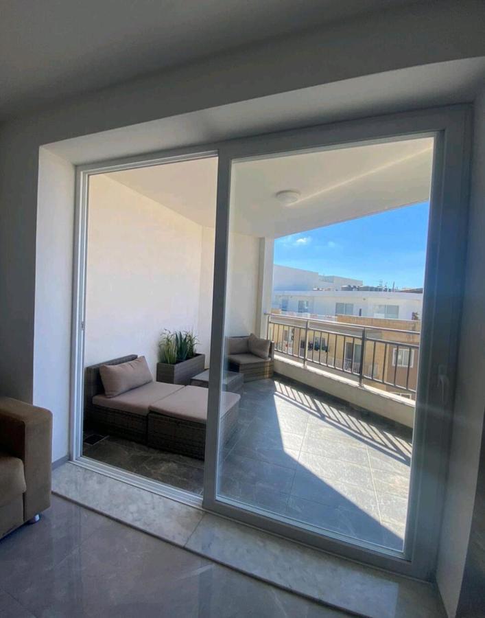 Modern 1 Bedroom Apartment 400M Away From The Sea San Pawl il-Baħar Kültér fotó